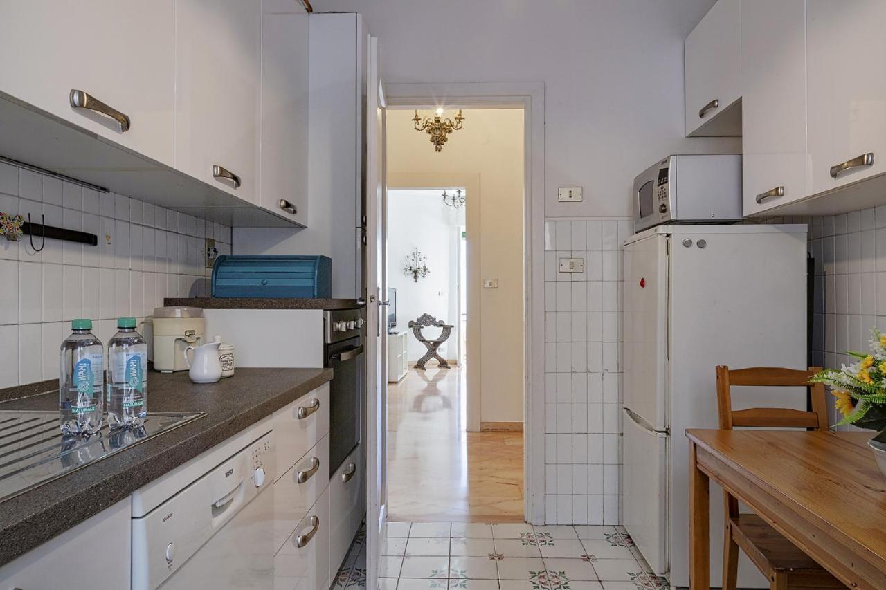 Homey Seaview Apartment By Wonderful Italy Genoa Bagian luar foto